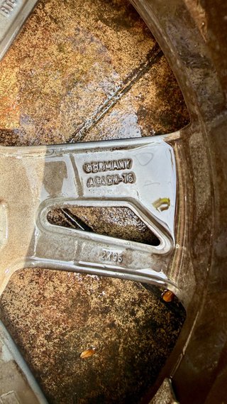 Llantas con neumáticos Originales Nissan