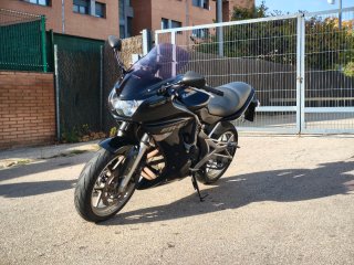 Kawasaki ER6F Negra