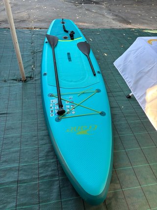 Tabla de paddle surf azul con asiento