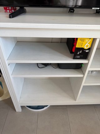 Aparador IKEA blanco abierto