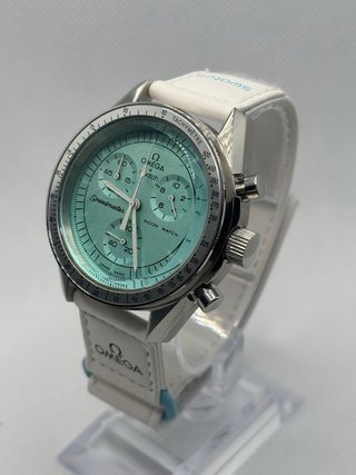 Omega Moonwatch Azul Claro 42mm