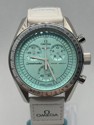 Omega Moonwatch Azul Claro 42mm