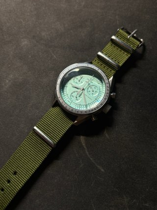 Omega Moonwatch Azul Claro 42mm