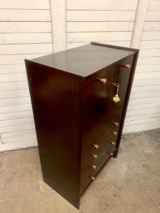 Mueble escritorio de madera. Nórdico