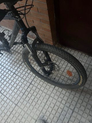 Bicicleta B'Twin Rockrider 520 26x2,1”- Seminueva.