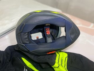 Chaqueta y Casco Moto Negro/Amarillo