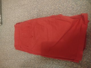 Pantalón corto H&M rojo talla 46