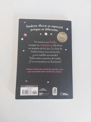 Isadora Moon en el castillo encantado / Isadora...