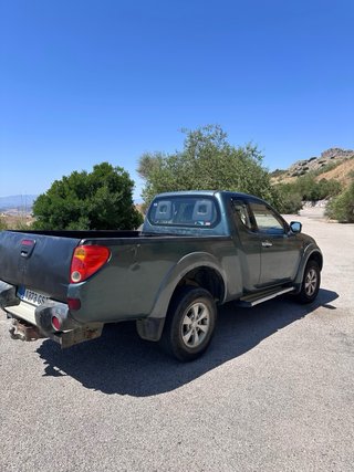 Mitsubishi L 200 2009