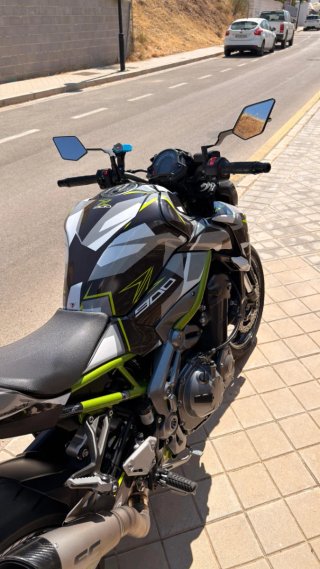Kawasaki Z900 Naked