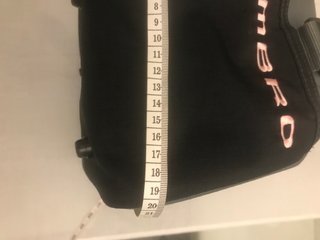 Bolso deportivo Umbro gris y rosa