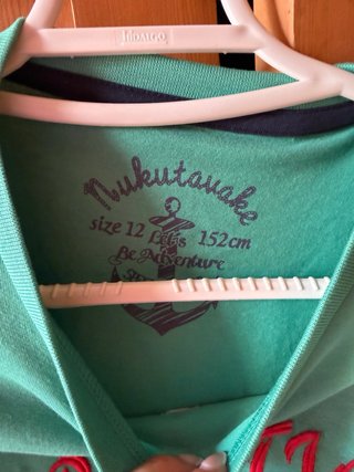 Camiseta verde con ancla y texto talla 12