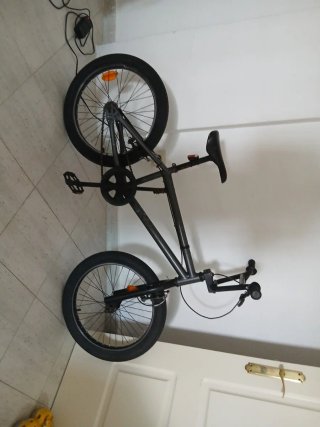 Bicicleta BMX gris