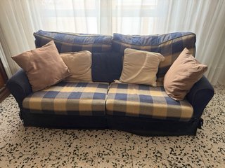 Mesa comedor+4 sillas+sofá+mesa baja