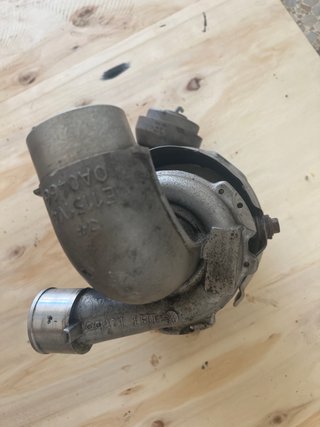 Turbo de motor D4D toyota avensis 2007