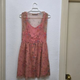 Vestido floral rosa