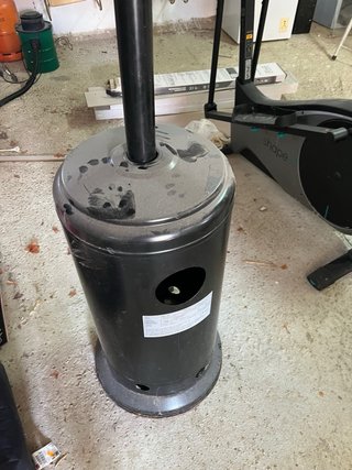 Estufa de gas seta negra y plateada