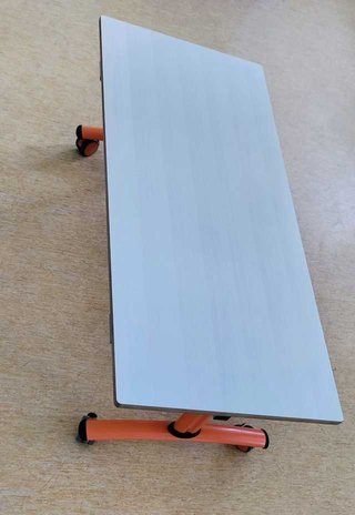 Tavolo scolastico Hermex-Wesco con ruote