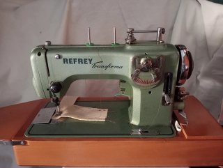 Máquina de coser Refrey