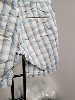 Pantalones cortos a cuadros azules y blancos
