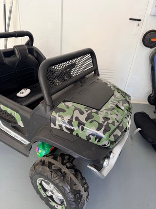 Coche Juguete Mercedes Camuflaje