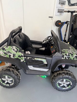 Coche Juguete Mercedes Camuflaje