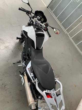 BMW F800 R Negra y Blanca
