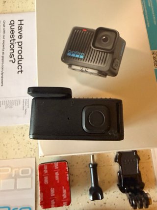 GOPRO HERO 4K CON CAJA Y ACCESORIOS COMO NUEVA