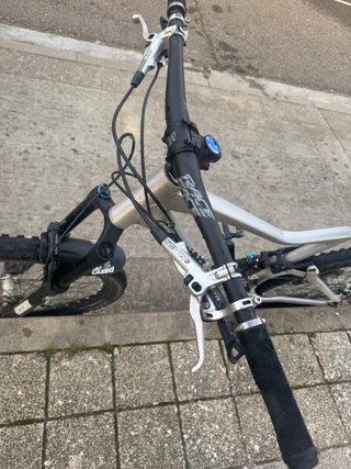 Bicicleta Enduro Giant Reign