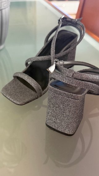 Sandalias plateadas brillantes talla 36