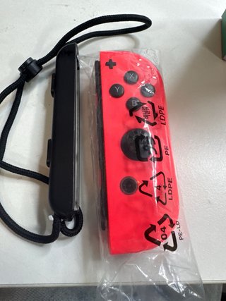 JOY-CON (R) - NEON RED