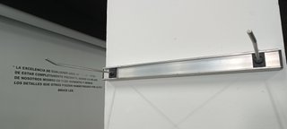 Colgador de colchonetas ajustable para pared.