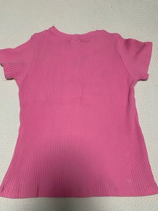 Camiseta rosa con corazón brillante