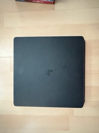 PS4 Slim 1TB + 5 Juegos + 2 Mandos