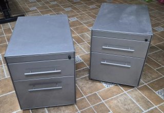 Cajoneras metálicas grises (3 unidades)