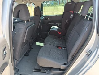 Peugeot 5008 2012