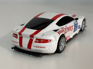 Aston Martin DB9R Scalextric