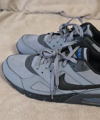 Nike Air Max IVO