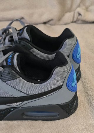 Nike Air Max IVO
