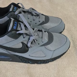 Nike Air Max IVO