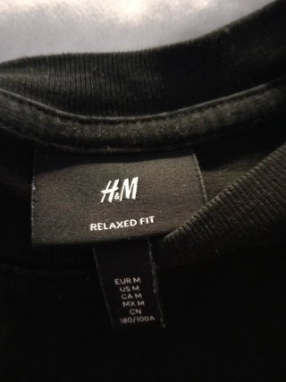 Camiseta H&M Negra con Estampado