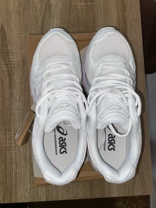 ASICS Gel-Kayano 14 blancas con detalles rosa/lila