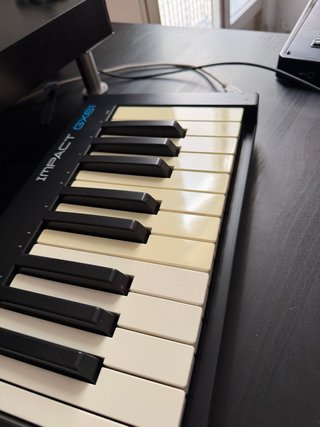 Teclado MIDI Nektar Impact GX61