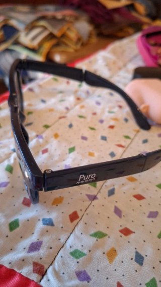 Gafas de sol azules y negras