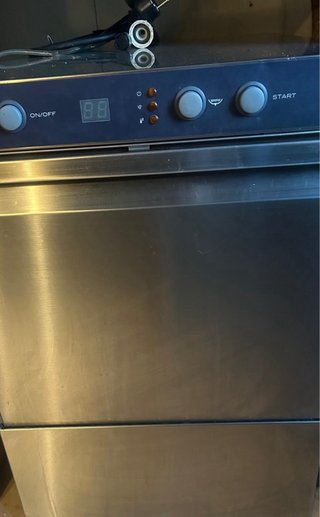 Lavastoviglie professionale Meral 40