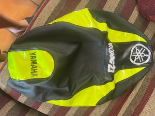 Funda Asiento Yamaha Jog RR Negra y Flúor