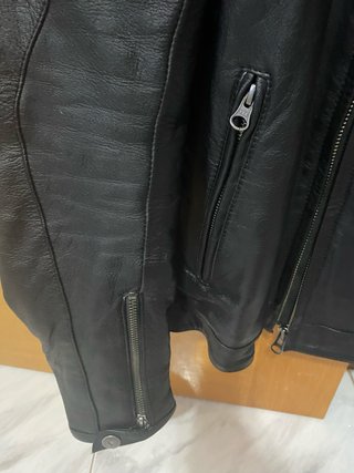 Chaqueta de piel marca Cafe Racer para moto