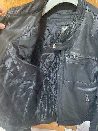 Chaqueta de piel marca Cafe Racer para moto