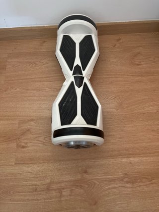 Hoverboard blanco y negro sin cargador