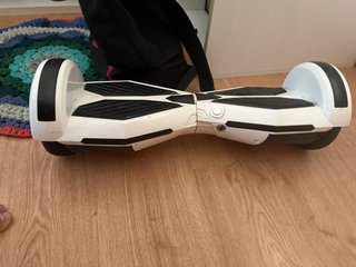 Hoverboard blanco y negro sin cargador